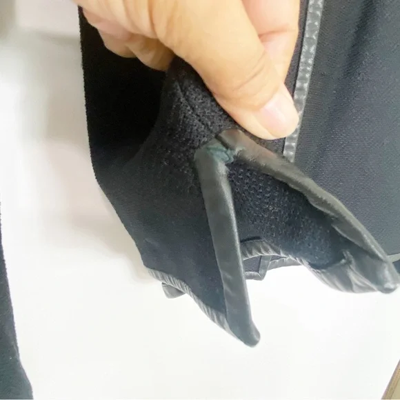 St. John Black Jacket Blazer Sophisticated Chic WorkCareer Embellished SIze 12 - Picture 10 of 10